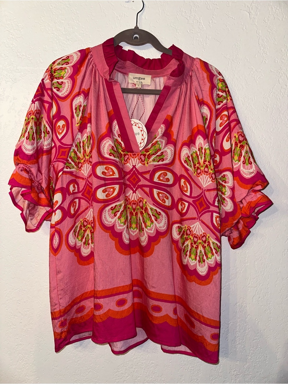UMGEE Floral Smocked V-Neck Puff Short Sleeve Woven Blouse  Pink Large NWT